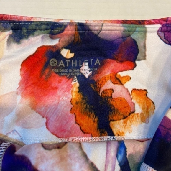 Athleta Women Small White Floral Mudra Capri Leggings Mid RIse with Mesh Windows - Picture 3 of 8